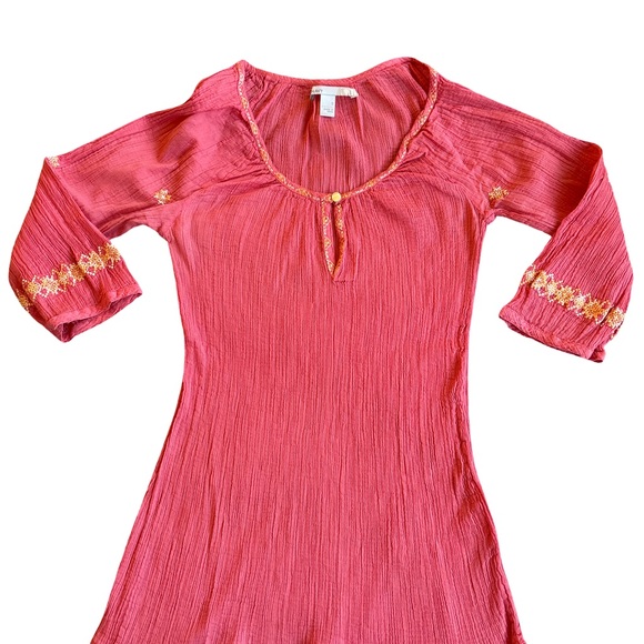 Old Navy Tops - Old Navy Coral Cotton 3/4 Sleeve Top  Embroidered Accents Small (3 for $12 item)